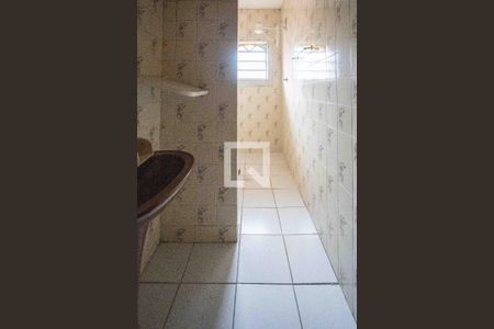 Banheiro de casa para alugar com 1 quarto, 36m² em Taboão, Diadema