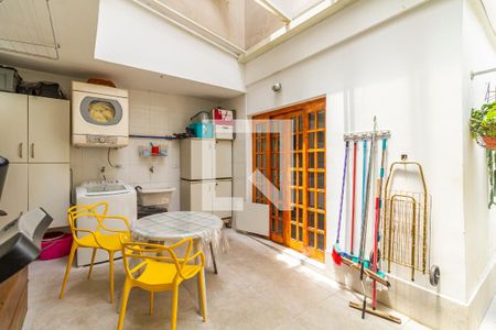 Casa à venda com 144m², 4 quartos e 2 vagasQuintal