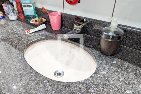 Casa à venda com 264m², 4 quartos e 3 vagasBanheiro da suíte