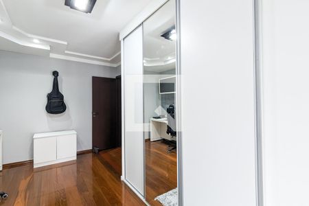 Casa à venda com 264m², 4 quartos e 3 vagasQuarto 2