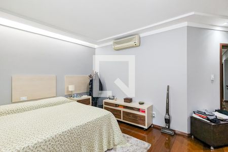 Casa à venda com 264m², 4 quartos e 3 vagasQuarto da suíte