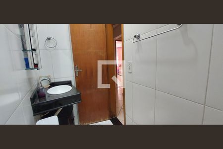 Casa à venda com 159m², 3 quartos e 2 vagasBanheiro 2