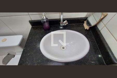 Casa à venda com 159m², 3 quartos e 2 vagasBanheiro 2