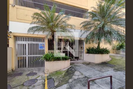 Apartamento à venda com 60m², 2 quartos e 1 vagaFachada e portaria