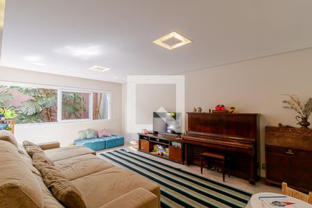 Casa à venda com 380m², 6 quartos e 4 vagasSala de TV