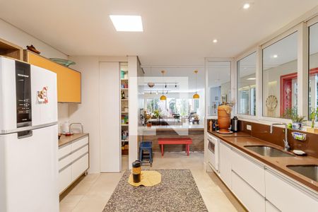 Casa à venda com 380m², 6 quartos e 4 vagasCozinha