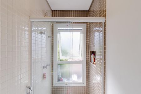 Casa à venda com 380m², 6 quartos e 4 vagasBanheiro da Suíte 5