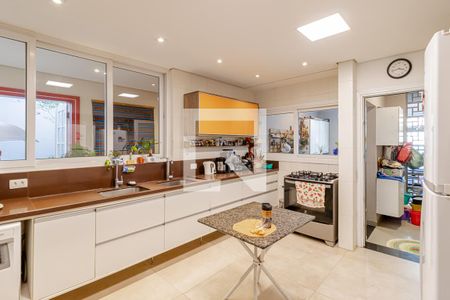 Casa à venda com 380m², 6 quartos e 4 vagasCozinha