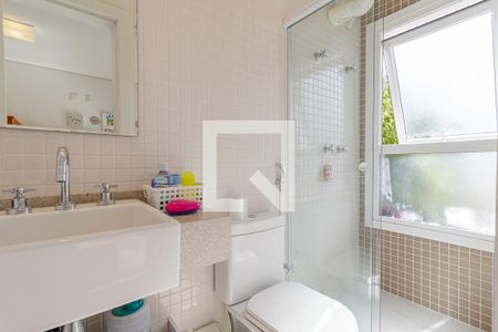 Casa à venda com 380m², 6 quartos e 4 vagasBanheiro da Suíte 5