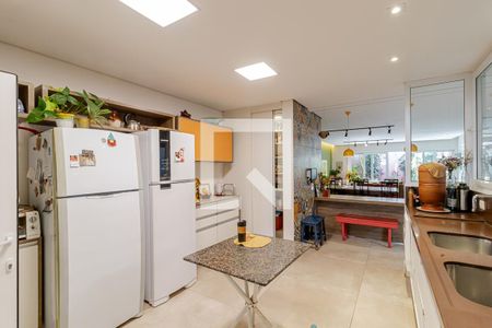 Casa à venda com 380m², 6 quartos e 4 vagasCozinha