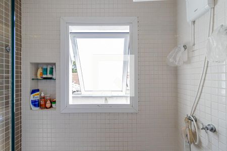 Casa à venda com 380m², 6 quartos e 4 vagasBanheiro do Quarto 1 e 2