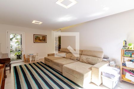 Casa à venda com 380m², 6 quartos e 4 vagasSala de TV