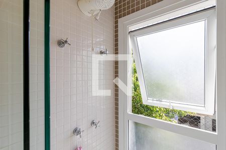 Casa à venda com 380m², 6 quartos e 4 vagasBanheiro da Suíte 5