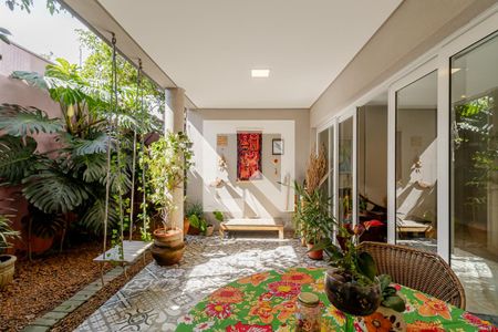 Casa à venda com 380m², 6 quartos e 4 vagasJardim 1