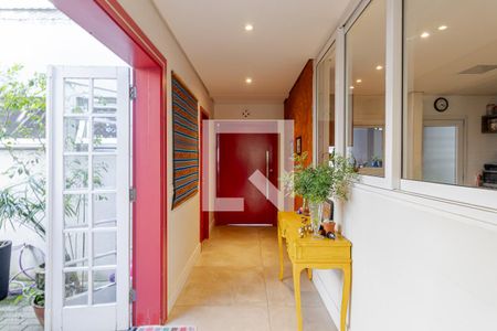 Casa à venda com 380m², 6 quartos e 4 vagasEntrada