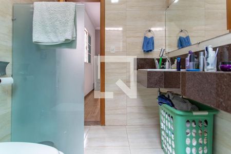 Casa à venda com 270m², 5 quartos e 5 vagas Casa à venda com 270m², 5 quartos e 5 vagasBanheiro da Suíte