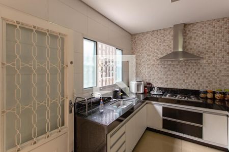 Casa à venda com 270m², 5 quartos e 5 vagas Casa à venda com 270m², 5 quartos e 5 vagasCozinha