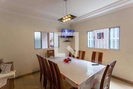 Casa à venda com 270m², 5 quartos e 5 vagas Casa à venda com 270m², 5 quartos e 5 vagasSala de Jantar