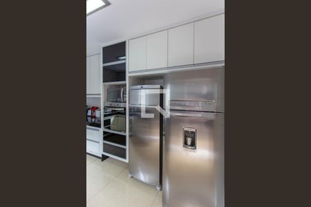 Casa à venda com 270m², 5 quartos e 5 vagas Casa à venda com 270m², 5 quartos e 5 vagasCozinha