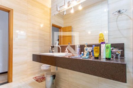 Casa à venda com 270m², 5 quartos e 5 vagas Casa à venda com 270m², 5 quartos e 5 vagasBanheiro Social