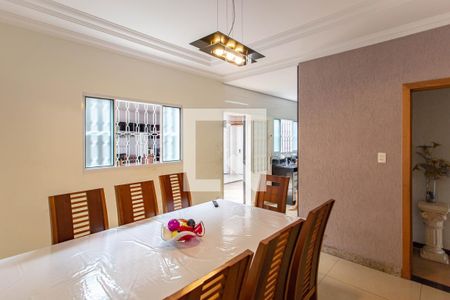 Casa à venda com 270m², 5 quartos e 5 vagas Casa à venda com 270m², 5 quartos e 5 vagasSala de Jantar