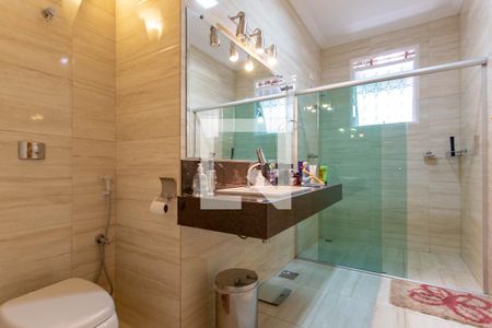 Casa à venda com 270m², 5 quartos e 5 vagas Casa à venda com 270m², 5 quartos e 5 vagasBanheiro Social