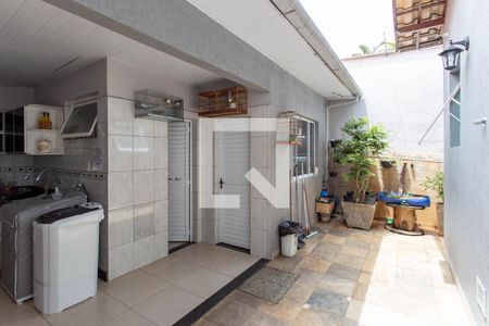 Casa à venda com 270m², 5 quartos e 5 vagas Casa à venda com 270m², 5 quartos e 5 vagasEspaço Gourmet e Área de Serviço