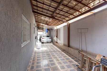 Casa à venda com 270m², 5 quartos e 5 vagas Casa à venda com 270m², 5 quartos e 5 vagasGaragem