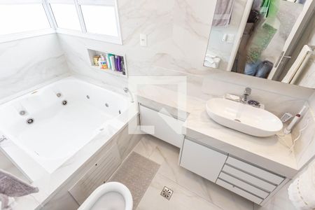 Apartamento à venda com 214m², 3 quartos e 4 vagasBanheiro suite 1