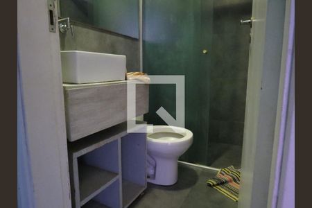 Casa de condomínio à venda com 140m², 3 quartos e 3 vagasBanheiro 2