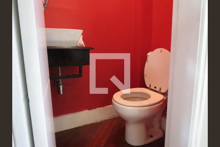 Casa de condomínio à venda com 140m², 3 quartos e 3 vagasBanheiro 1