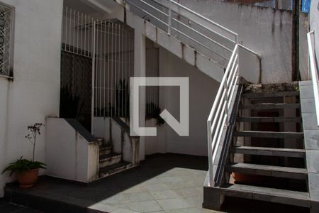 Casa à venda com 228m², 3 quartos e 1 vaga Casa à venda com 228m², 3 quartos e 1 vagaÁREA EXTERNA FRENTE