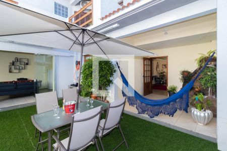 Casa à venda com 200m², 3 quartos e 2 vagasQuintal