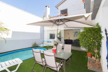 Casa à venda com 200m², 3 quartos e 2 vagasQuintal