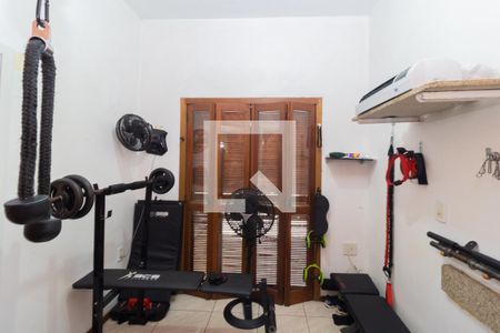 Casa à venda com 200m², 3 quartos e 2 vagasAcademia