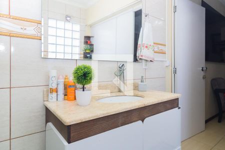 Casa à venda com 200m², 3 quartos e 2 vagasBanheiro da Suíte