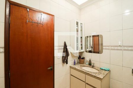 Casa à venda com 135m², 4 quartos e 3 vagasBanheiro 1