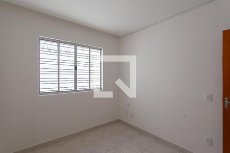 Quarto 1 de casa para alugar com 2 quartos, 76m² em Etelvina Carneiro, Belo Horizonte