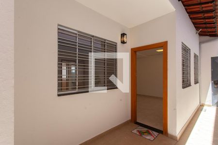 Sala - Varanda de casa para alugar com 2 quartos, 76m² em Etelvina Carneiro, Belo Horizonte