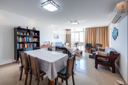 Apartamento para alugar com 195m², 3 quartos e 2 vagasSala