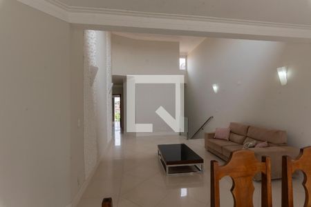 Sala de casa para alugar com 4 quartos, 300m² em Jardim Yeda, Campinas