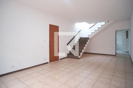 Sala de casa à venda com 5 quartos, 140m² em Vila Londrina, São Paulo