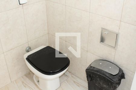 Casa à venda com 180m², 2 quartos e 1 vagaBanheiro da casa 2