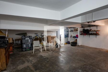 Casa à venda com 285m², 3 quartos e 4 vagasPorão