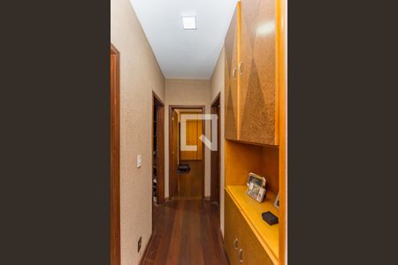 Casa à venda com 360m², 4 quartos e 3 vagasCorredor