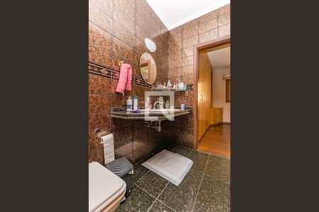 Casa à venda com 360m², 4 quartos e 3 vagasBanheiro da Suíte