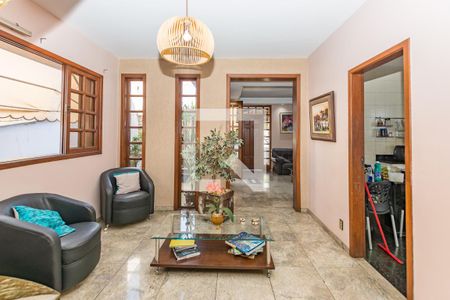 Sala 2 de casa à venda com 4 quartos, 360m² em João Pinheiro, Belo Horizonte