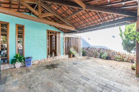 Casa à venda com 360m², 4 quartos e 3 vagasGaragem