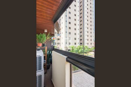 Apartamento à venda com 106m², 2 quartos e 2 vagasVaranda