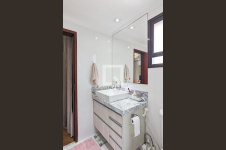 Apartamento à venda com 106m², 2 quartos e 2 vagasBanheiro da suíte 2